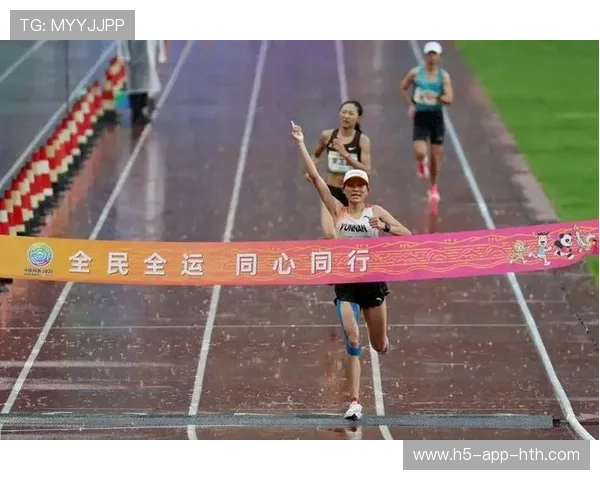 冠军球队球员参与公益马拉松传播健康理念，马拉松运动员签约赞助