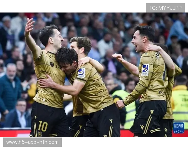 维尼修斯边路连过两人后横传，皇家马德里轻松推射